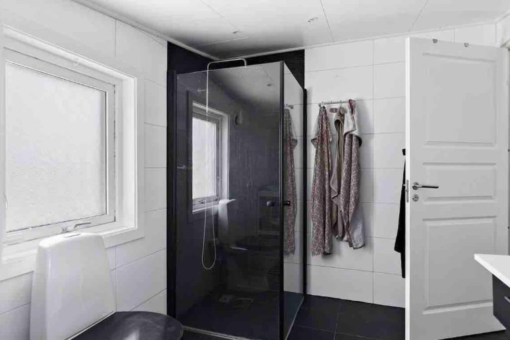 Mysigt Hus Med Natur & Jacuzzi I Olofstorp Гетеборг Екстер'єр фото