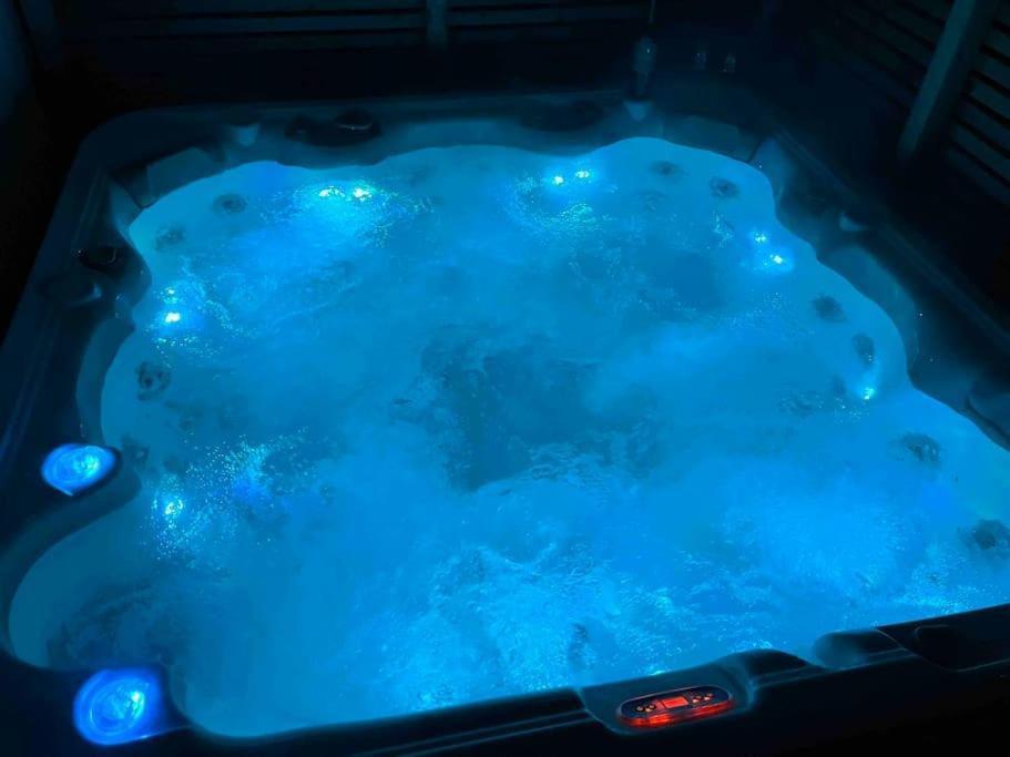 Mysigt Hus Med Natur & Jacuzzi I Olofstorp Гетеборг Екстер'єр фото