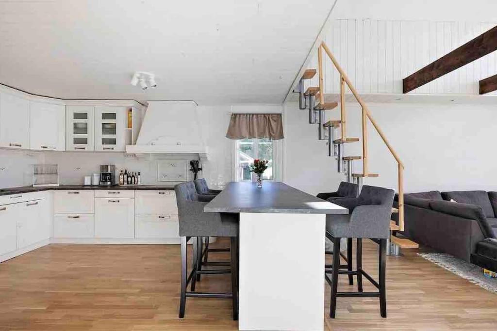 Mysigt Hus Med Natur & Jacuzzi I Olofstorp Гетеборг Екстер'єр фото
