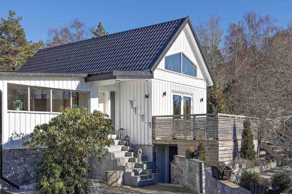 Mysigt Hus Med Natur & Jacuzzi I Olofstorp Гетеборг Екстер'єр фото